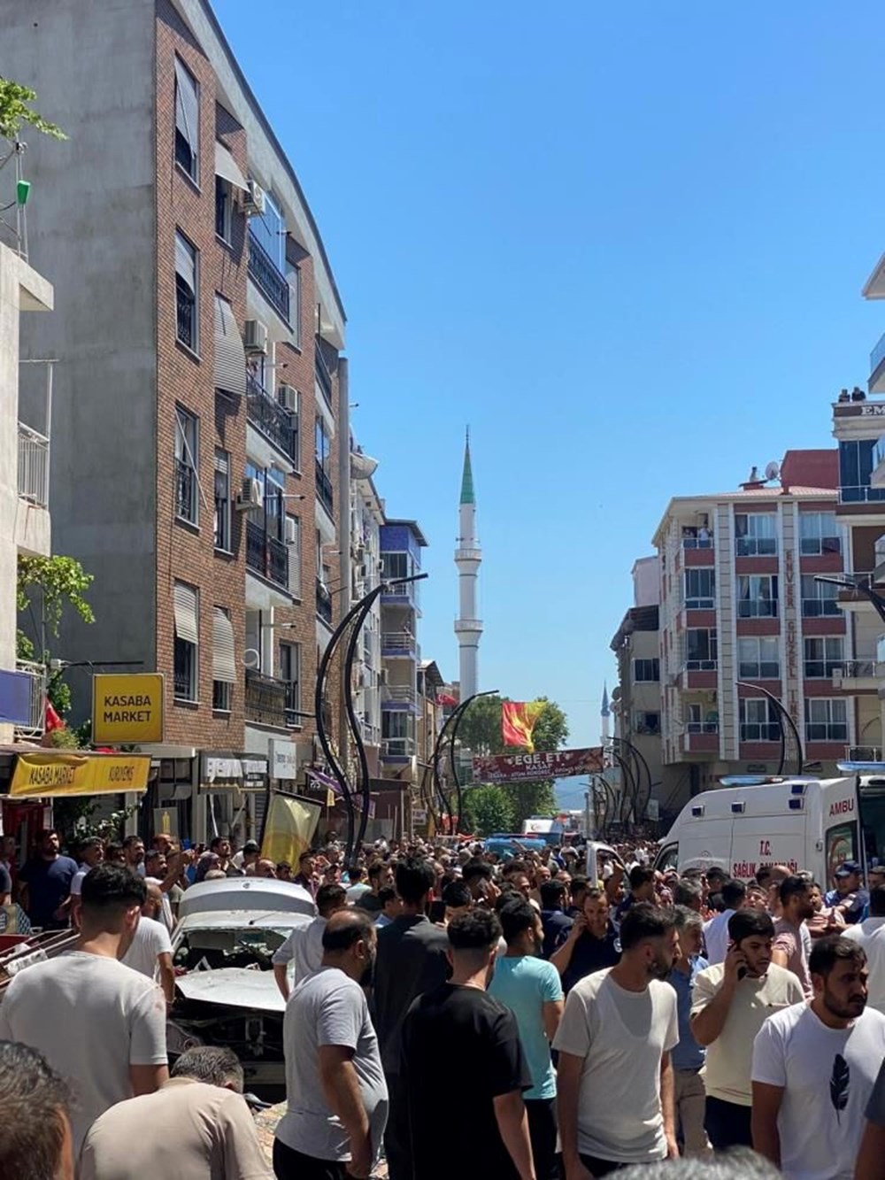SON DAKİKA HABERİ | İzmir Torbalı'da bir binada doğalgaz patlaması: 4 ölü, 20 yaralı - 7