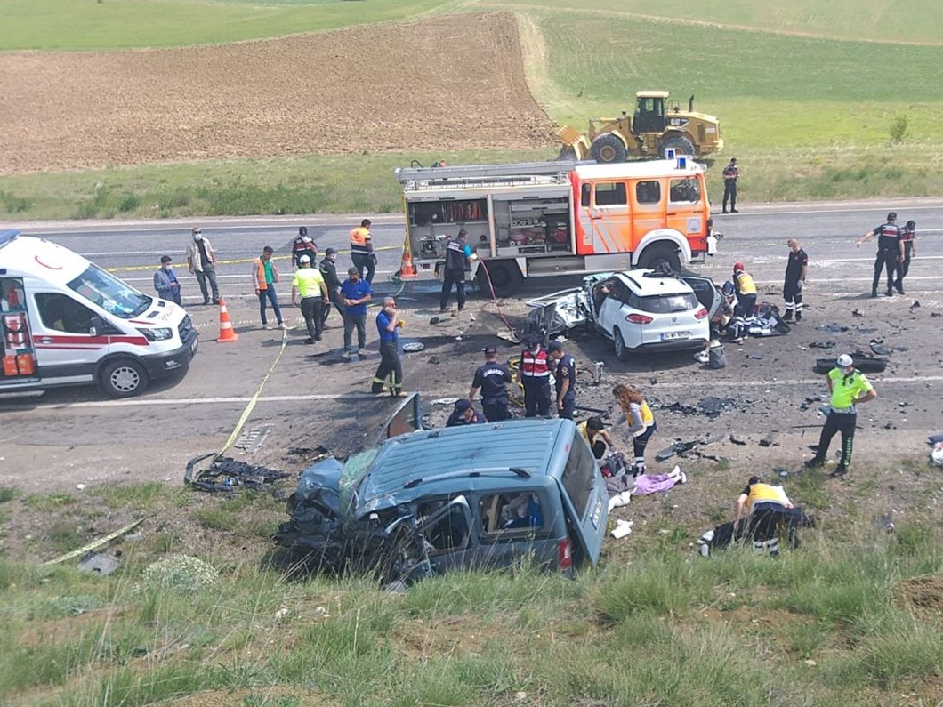 sivas ta katliam gibi kaza 9 olu son dakika turkiye haberleri ntv haber sivas ta katliam gibi kaza 9 olu son dakika turkiye haberleri ntv haber