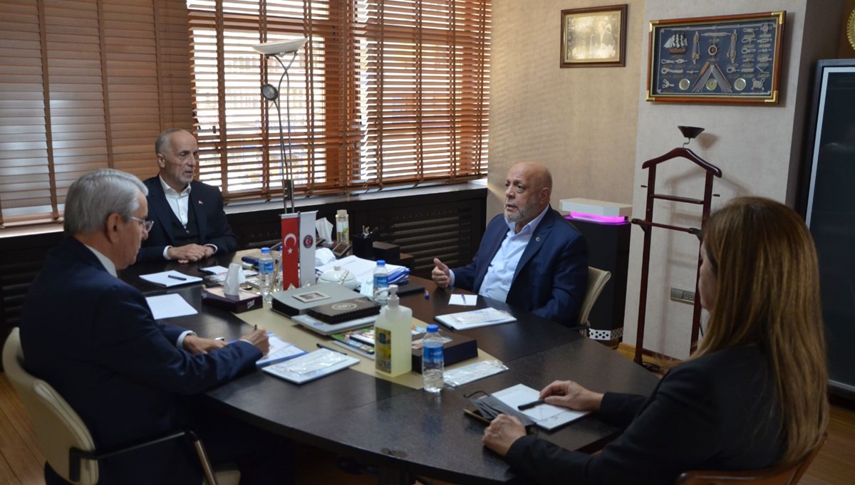 Türk-İş, Hak-İş ve DİSK, asgari ücret gündemiyle toplandı