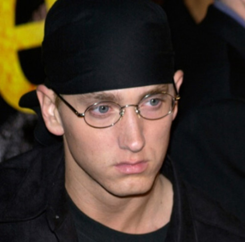 Nilgün Belgün takipçilerini geçmişe götürdü: Bu fotoğraf Marmaris'te çekildi (Ünlülerin çocukluk ve gençlik halleri) - 527