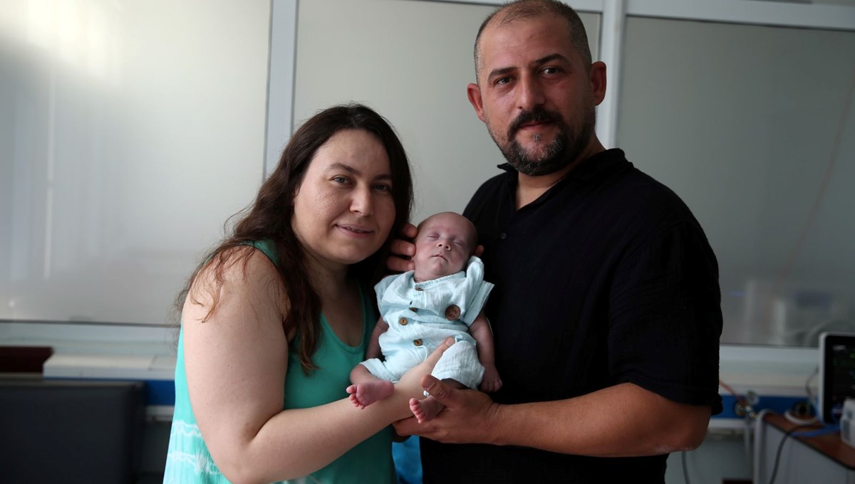 800 gram doğdu, 4 ay yoğun bakımda kaldı: 5 aylık dünyaya gelen bebeğin yaşam mücadelesi