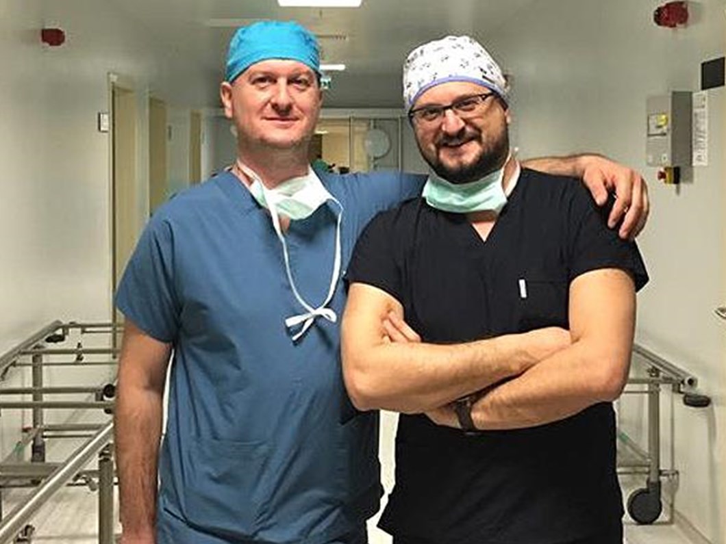 Beyin Cerrahi Kardesler Ayni Hastanede Gorev Yapiyor Saglik Haberleri Ntv