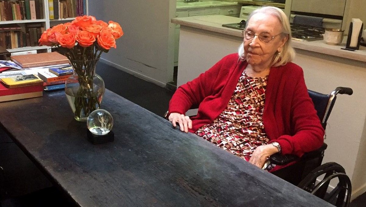 89 yaşında tanınan Kübalı ressam Carmen Herrera, 106 yaşında hayatını kaybetti