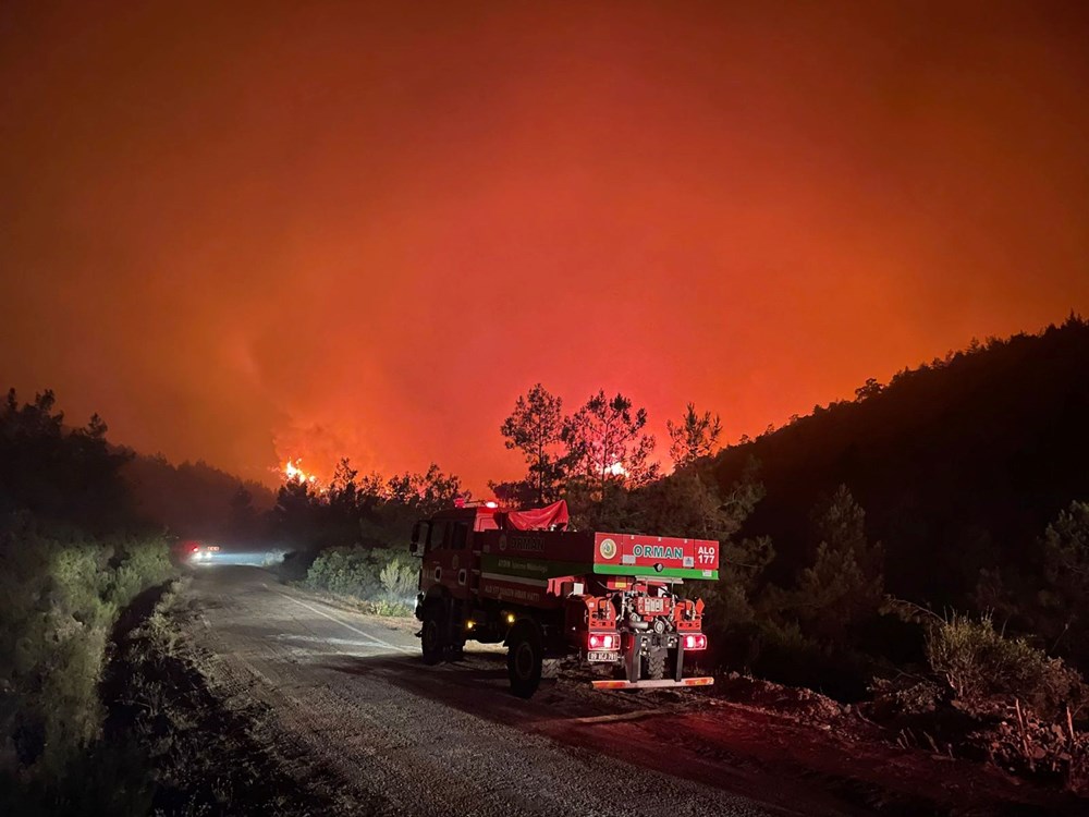 Marmaris'te orman yangını: Havadan müdahale yeniden başladı - 3