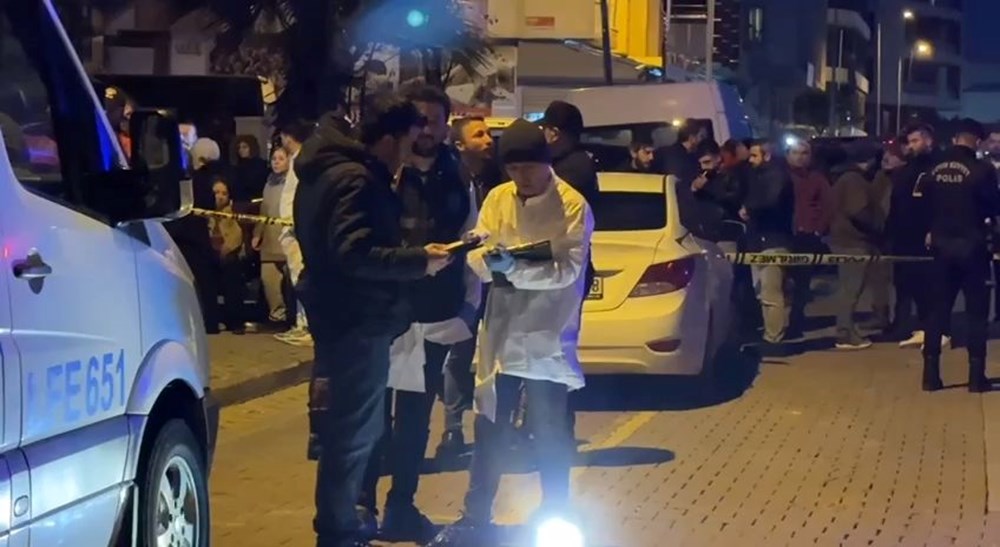 İstanbul'da katliam: Ailesinden 4 kişiyi öldürüp hayatına son verdi - 1