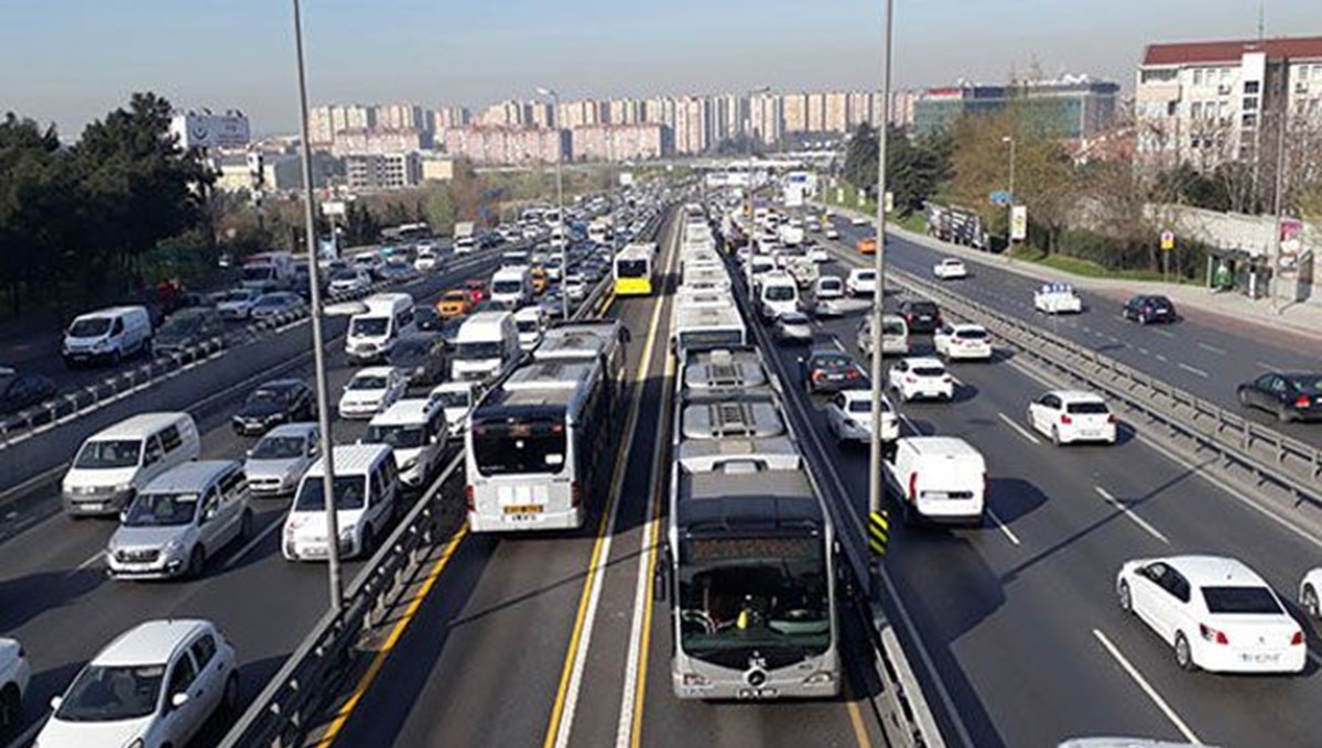 İBB'den 100 metrobüs alımı için ihale