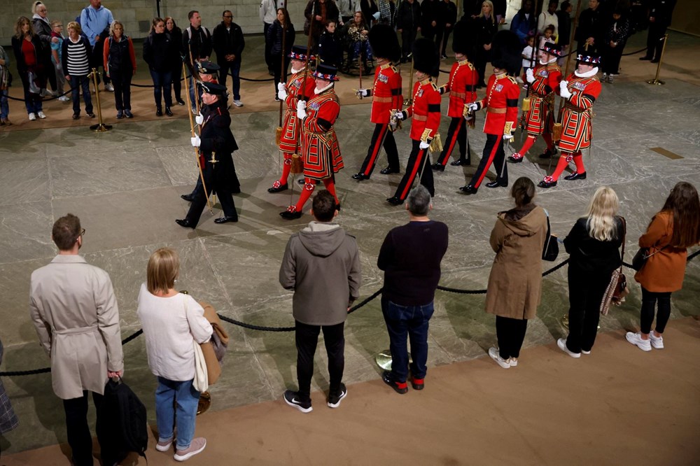 Kraliçe 2. Elizabeth'in naaşı bugün defnedilecek: Liderler cenaze için Londra'da - 10
