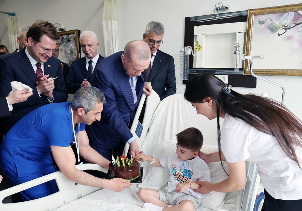 Cumhurbaşkanı Erdoğan'dan hastalara ziyaret 73