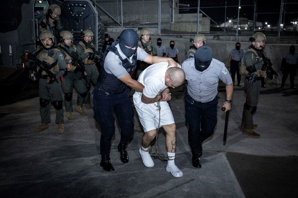 Dünya üzerindeki cehennem: Trump karara meydan okudu, göçmenler El Salvador'da - 2