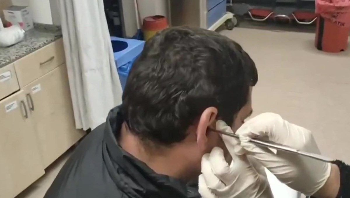 Ehliyet sınavında kopya skandalı! Kurduğu düzenek pes dedirtti Ehliyet sınavında kopya skandalı! Kurduğu düzenek pes dedirtti