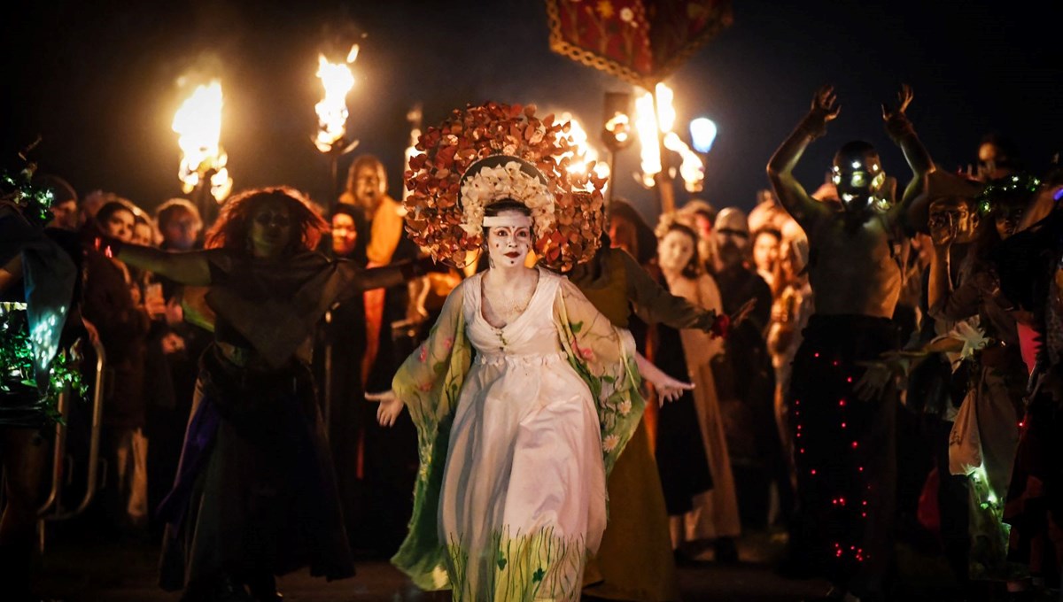 Yazın gelişini müjdeleyen Beltane Ateş Festivali Yazın gelişini müjdeleyen Beltane Ateş Festivali