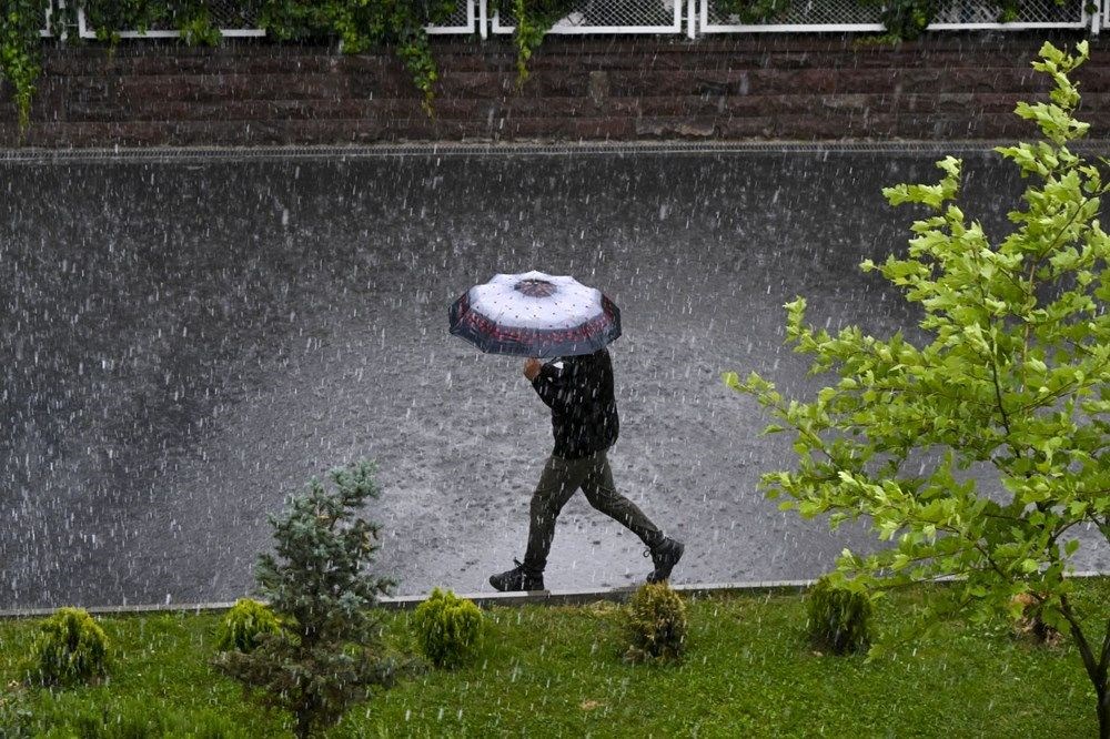 Meteoroloji İstanbul için saat verdi: Kuvvetli yaz sağanakları devam edecek - 2