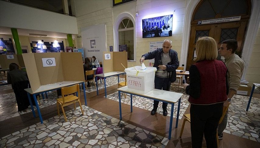 Bosna Hersek'te sel felaketinden etkilenen yerlerde yerel seçim bugün yapılıyor