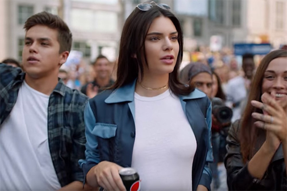 Pepsi Kendall Jennerlı Reklamını Tepkiler üzerine Geri