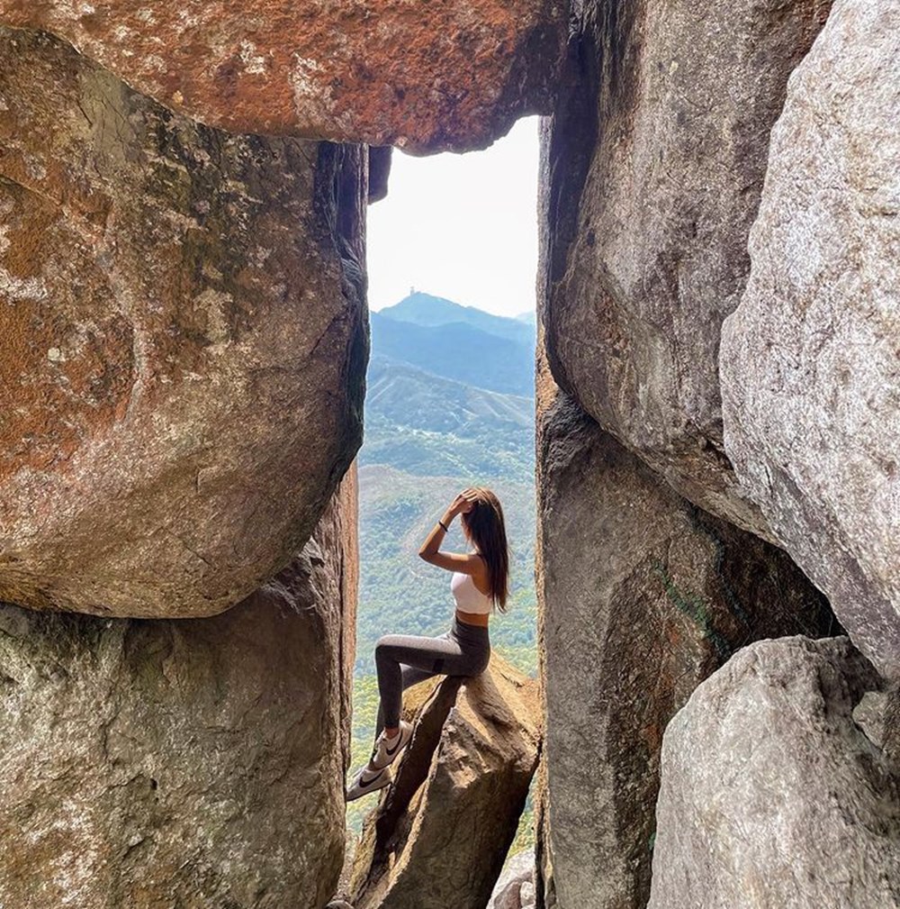 Selfie çekmek için kayalıklara çıkan fenomen uçurumdan düşerek öldü (Sofia Cheung fotoğrafları) - 11