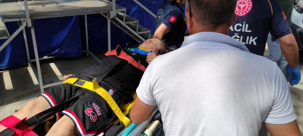 Lunaparkta oyuncak koparak düştü: Baş aşağı kurtarılmayı beklediler - 11