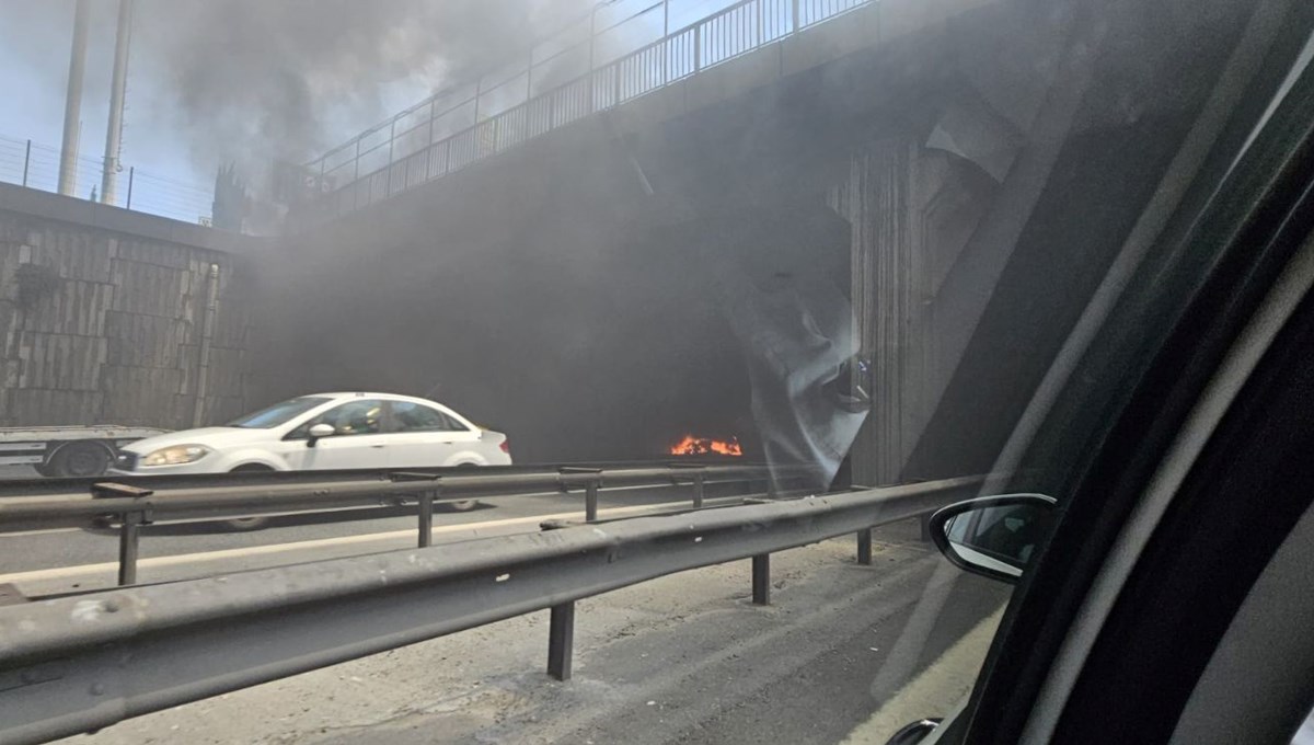 SON DAKİKA HABERİ: İstanbul'da TEM otoyolunda araç yangını