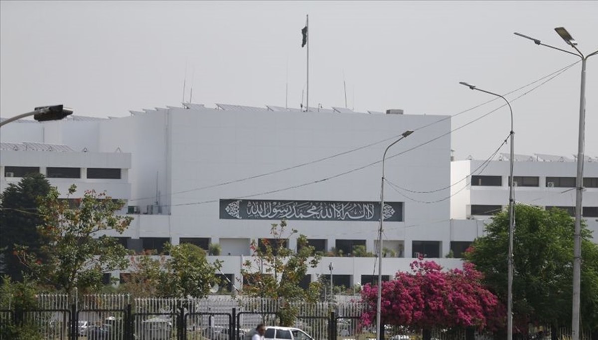 Pakistan'da yeni başbakan yarın seçilecek Pakistan'da yeni başbakan yarın seçilecek