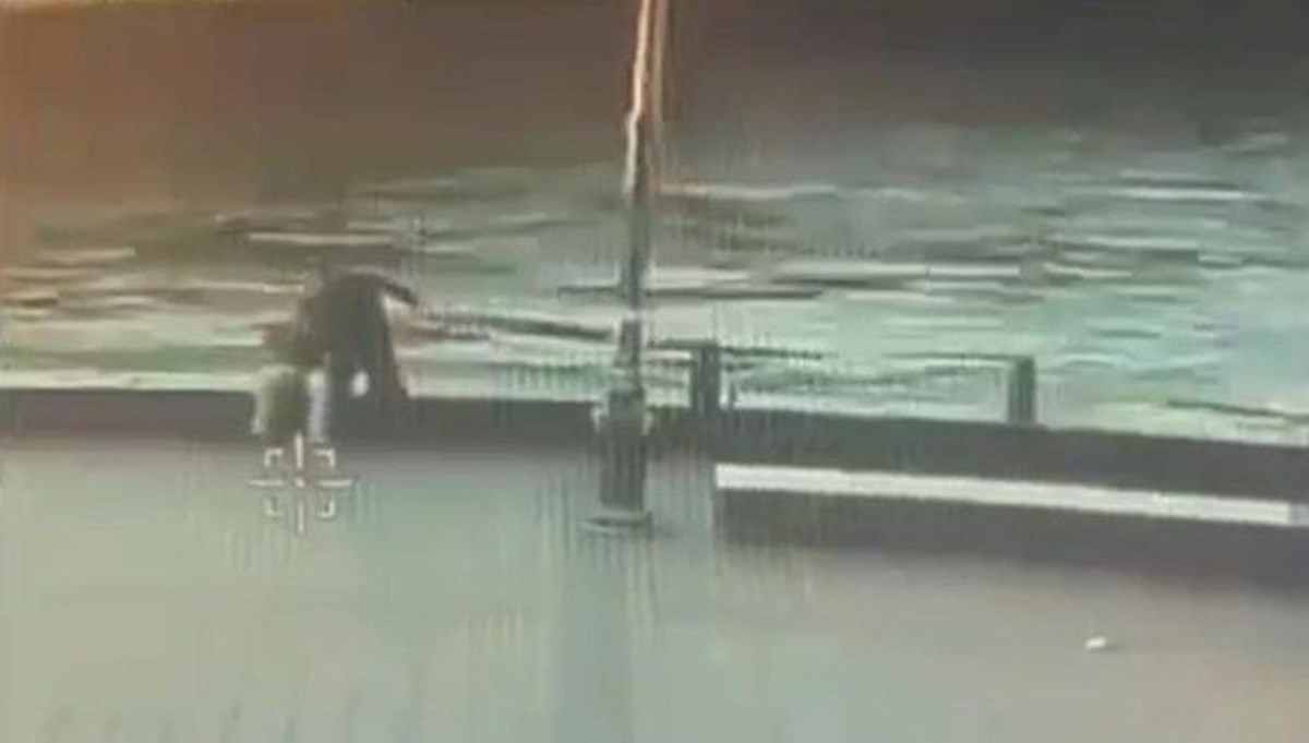 Eminönü'nde denize attığı kişinin ölümüne neden olan sanık: Yumruk attım düştü, ayaklarından tutup atmadım