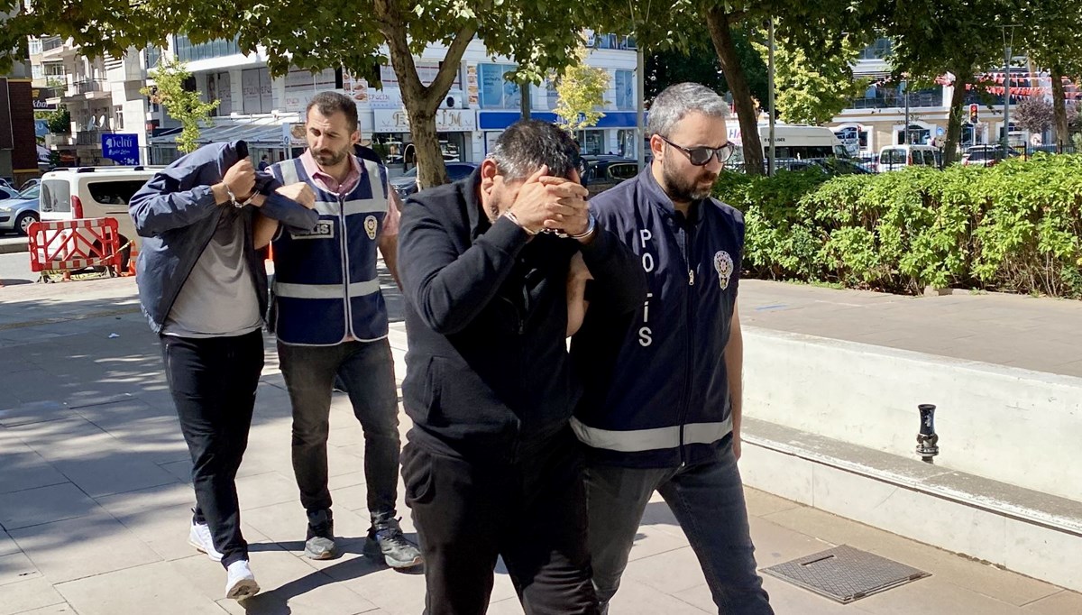 Kırşehir'de düzensiz göçmen operasyonu: 3 göçmen kaçakçısı tutuklandı Kırşehir'de düzensiz göçmen operasyonu: 3 göçmen kaçakçısı tutuklandı