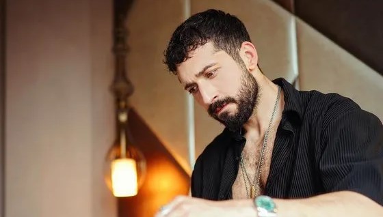 Ünlü oyuncuya sahte komiser suçlaması