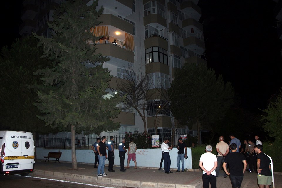 Adana'da balkondan düşen 16 yaşındaki kız hayatını kaybetti - 1