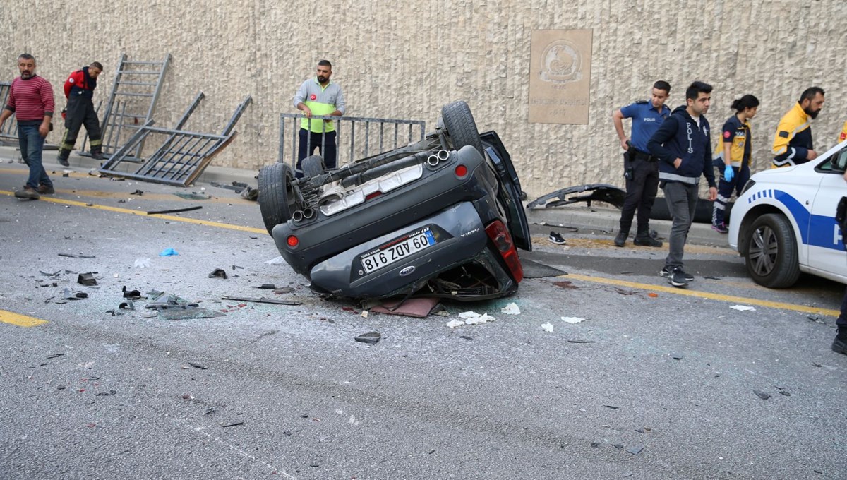 Denizli'de feci kaza: 1 ölü, 2 yaralı