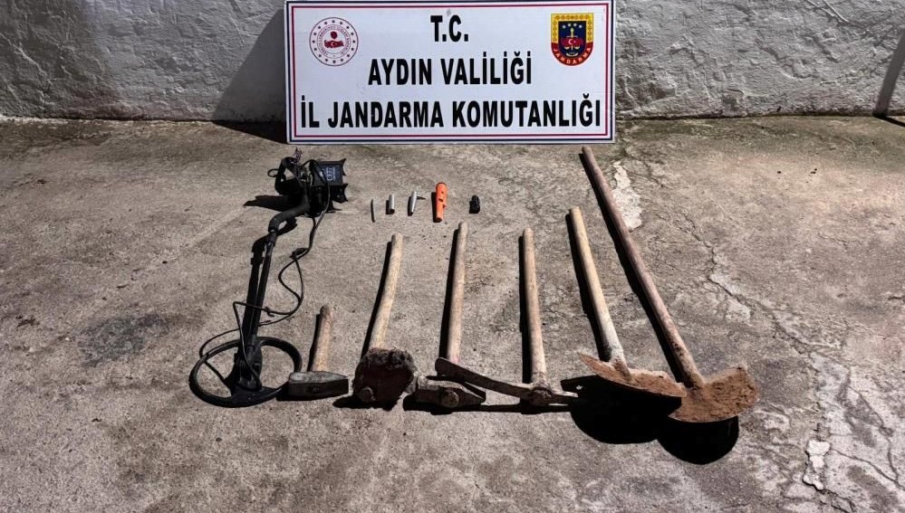 Kaçak kazıya suçüstü: 3 tutuklama