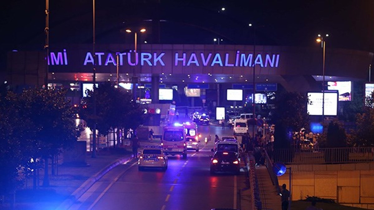 Ataturk Havalimani Nda Canli Bomba Saldirisi 42 Can Kaybi 238 Yarali Ntv