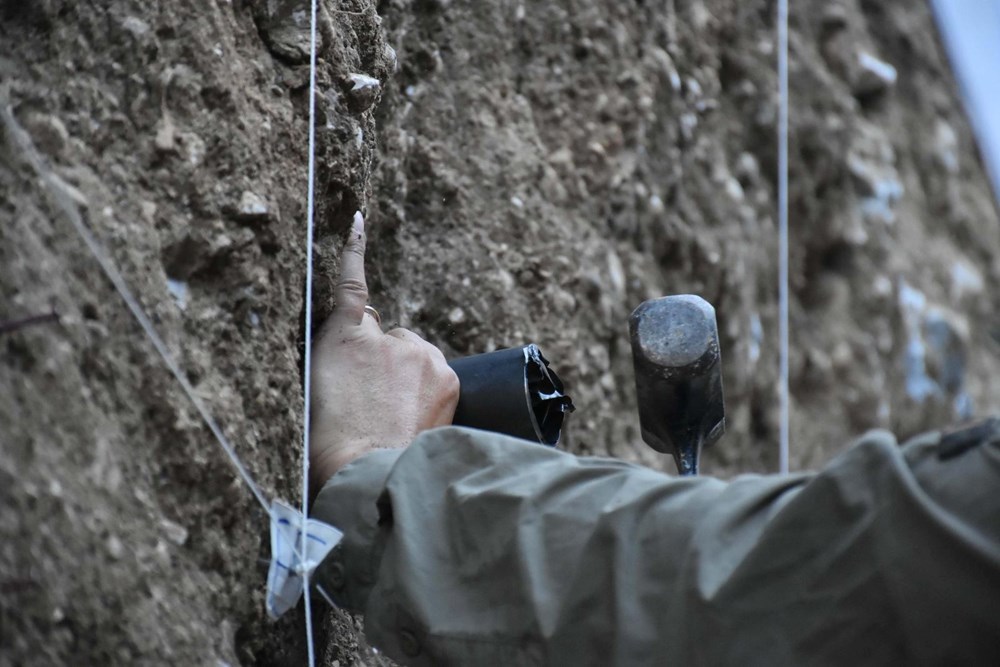 İzmir’de Kemalpaşa’nın altından geçen faya yakın takip |
Bilim insanları hendek açıp inceleme yaptı: “6,7 büyüklüğünde deprem üretebilir” - 3