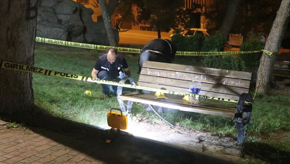 Parkta bıçaklı kavga