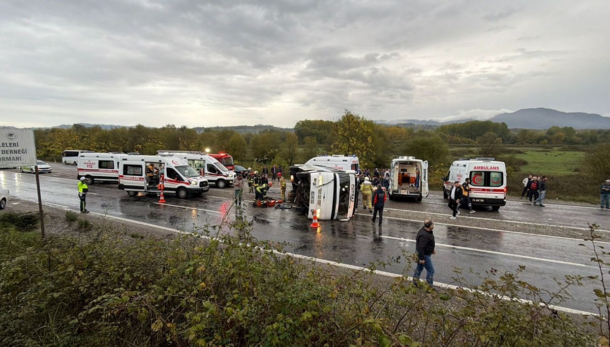 İşçi servisi devrildi: 1 ölü, 19 yaralı