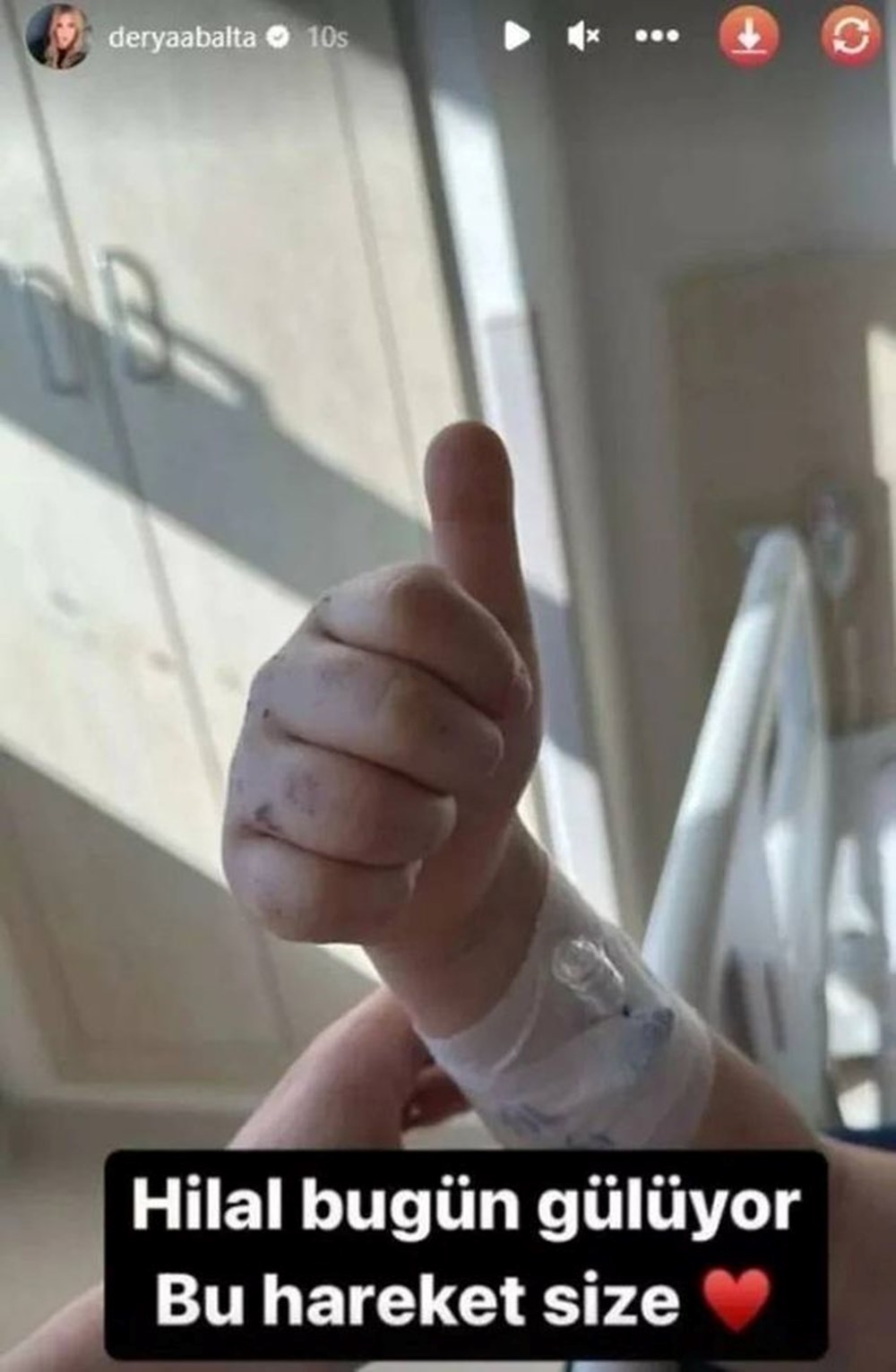 Hakan Balta ve Derya Balta çifti depremzede Hilal'e sahip çıktı - 4
