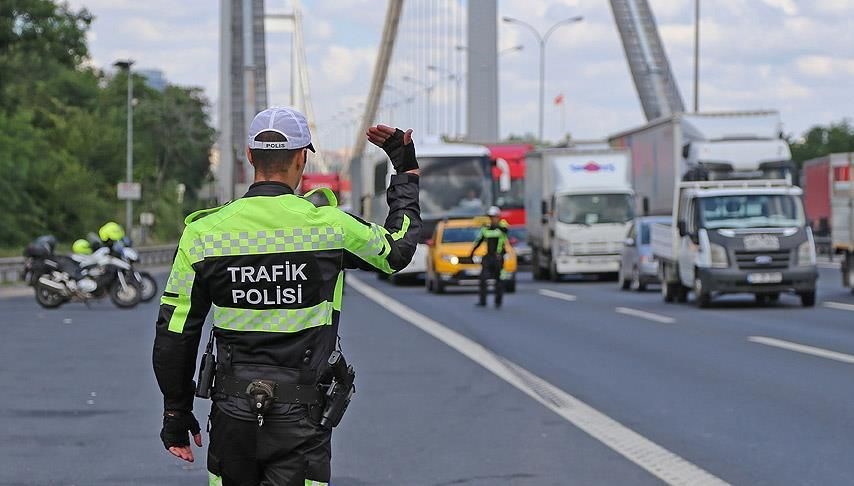 Kayseri'de trafik denetimi: 3 sürücüye 13 bin 420 lira ceza