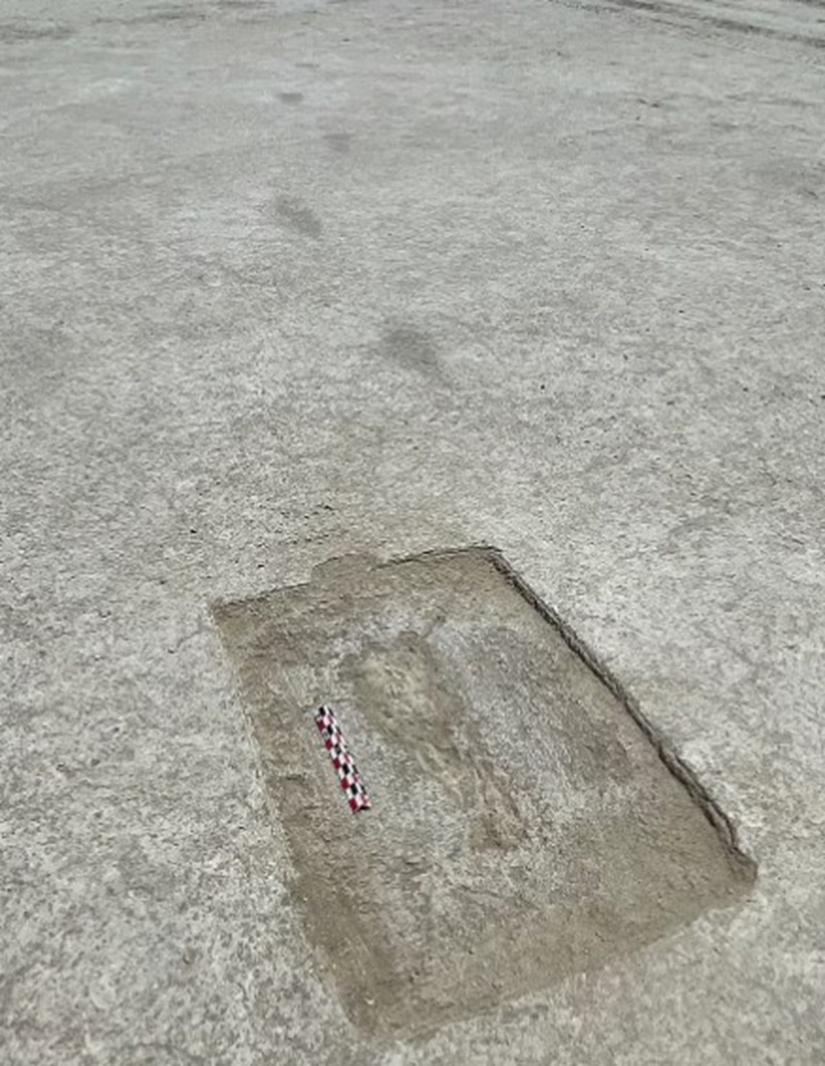 Bölgede bulunan 12 bin yıldam daha eski ayak izinden bir görünüm.