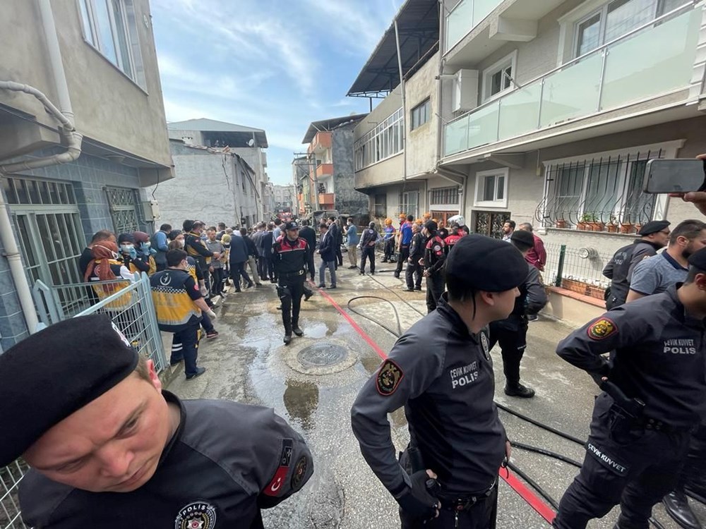 Bursa'da eğitim uçağı evlerin arasına düştü: 2 kişi hayatını kaybetti - 5