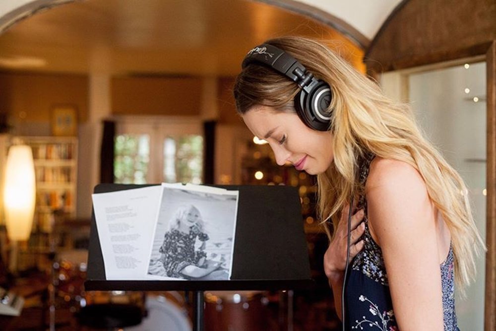 ABD’li şarkıcı Kylie Rae Harris hayatını kaybetti