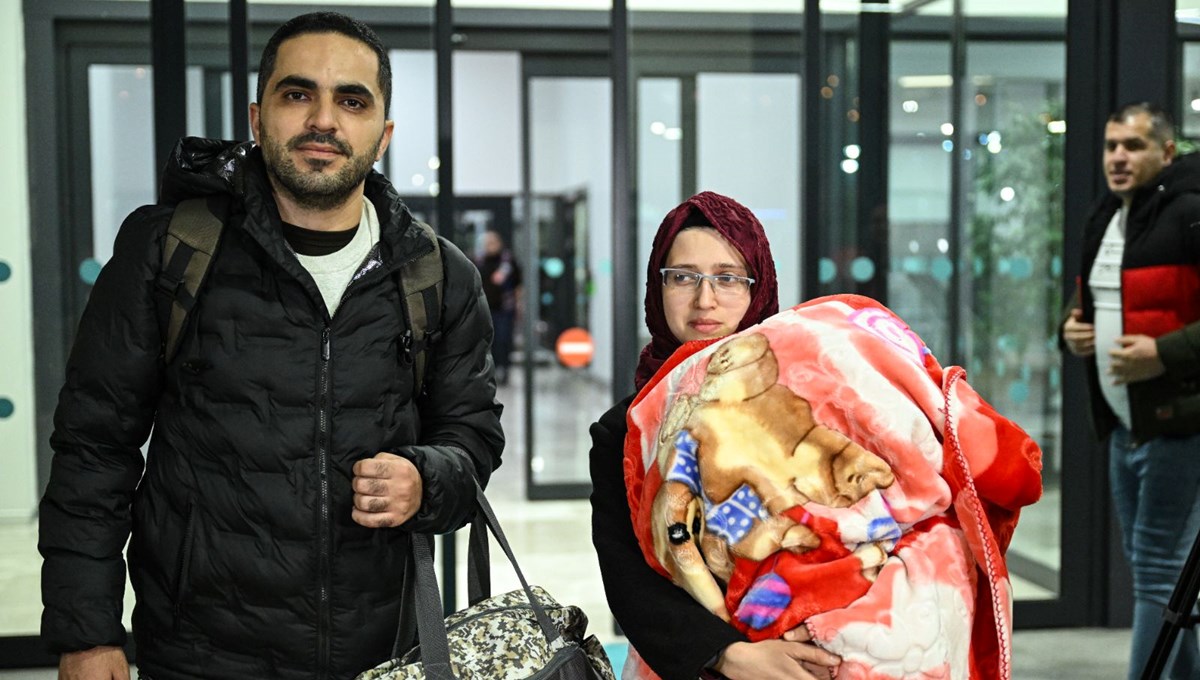 Gazze'den tahliye edilen Türk vatandaşları İstanbul'a geldi Gazze'den tahliye edilen Türk vatandaşları İstanbul'a geldi