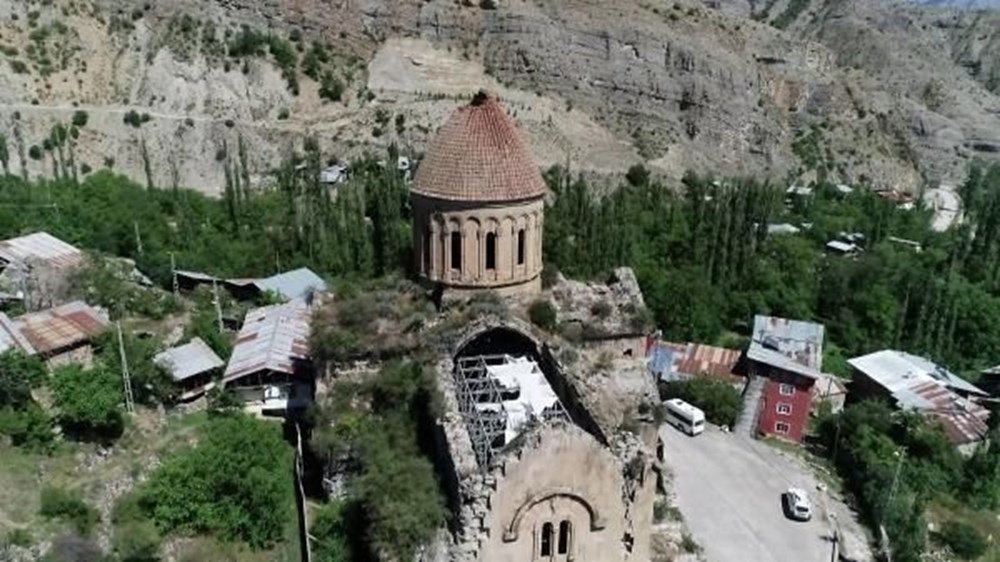 Öşvank Kilisesi'nin duvarlarındaki çatlaklar endişelendiriyor - 4