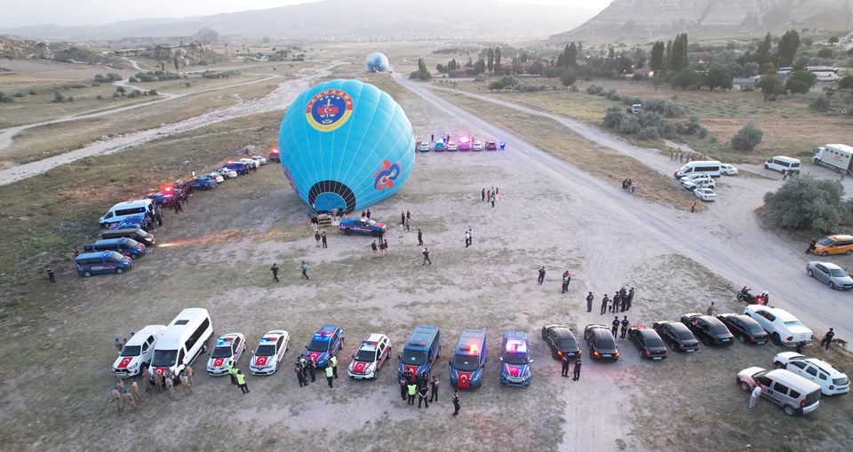 Jandarmanın kuruluş yıl dönümü gökyüzünde kutlandı - 1