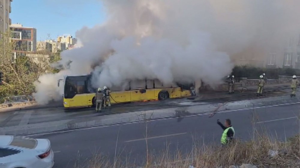 Ümraniye'de İETT otobüsünde yangın - 4
