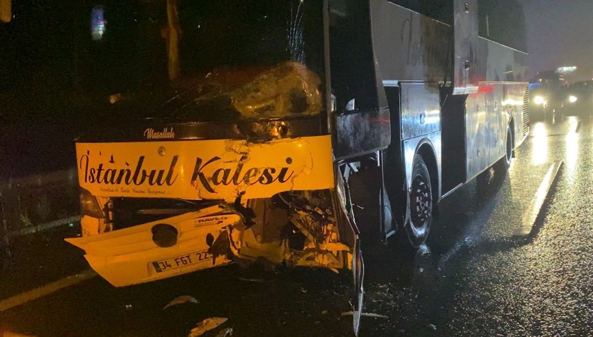 Sarıyer'de feci ölüm: Yola reflektör koyarken otobüs çarptı Sarıyer'de feci ölüm: Yola reflektör koyarken otobüs çarptı
