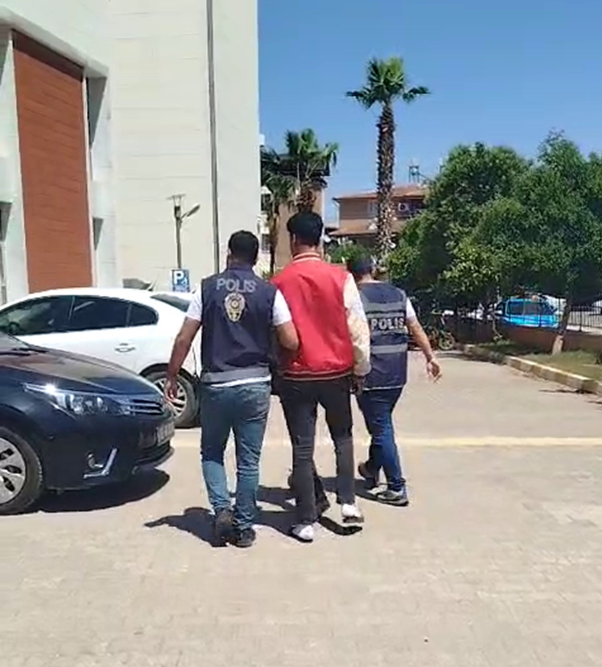 Şüphelilerin gözaltına alınması Şüphelilerin gözaltına alınması