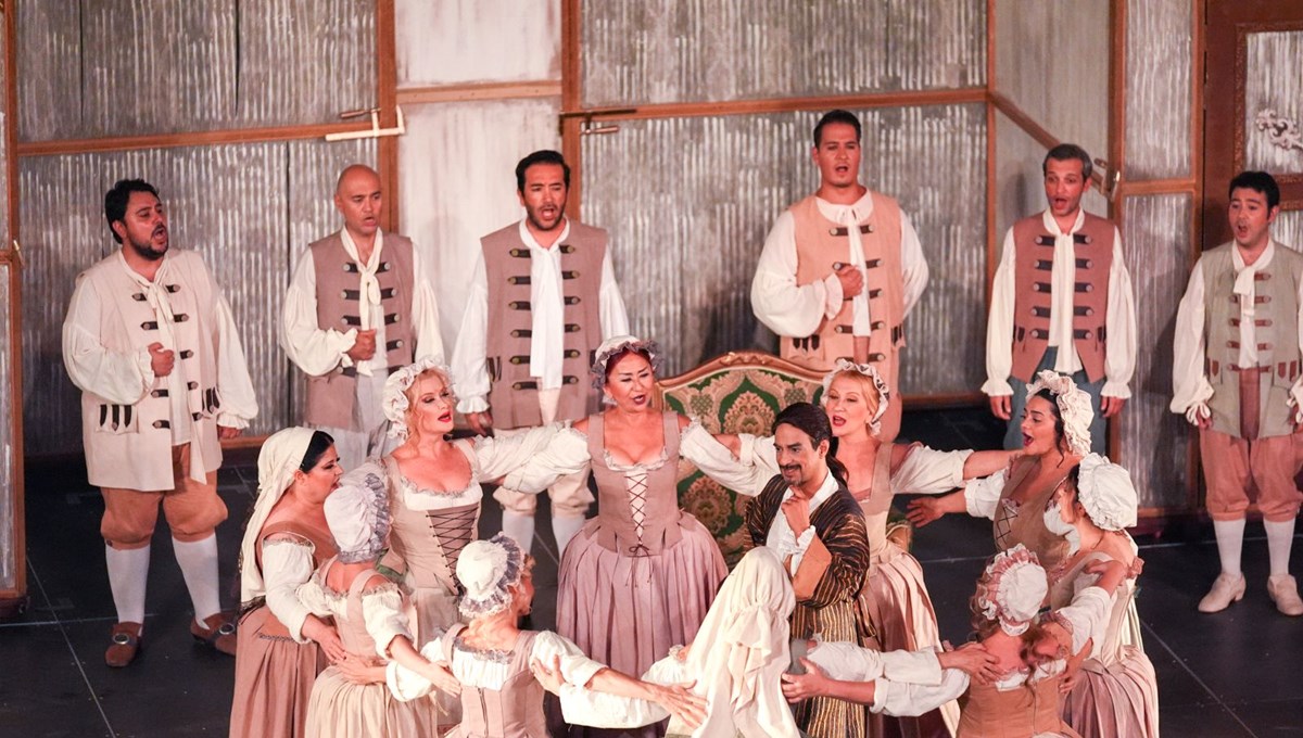 7. Uluslararası Efes Opera ve Bale Festivali'nde Figaro'nun Düğünü sahnelendi