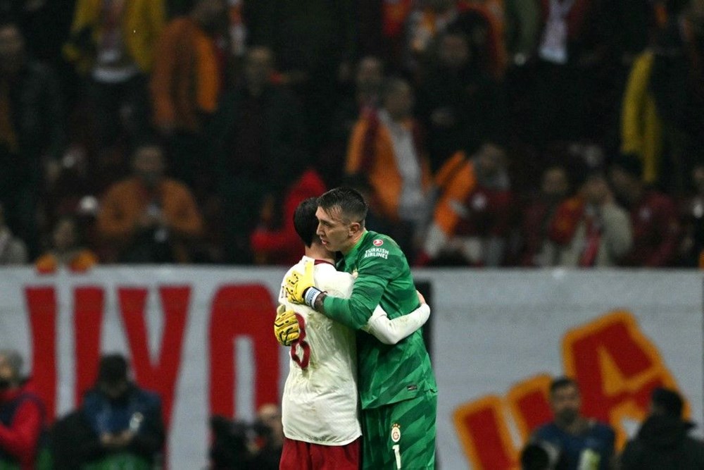 Galatasaray'da ilk ayrılık: Önce ailesini şimdi de eşyalarını ülkesine gönderdi - 8