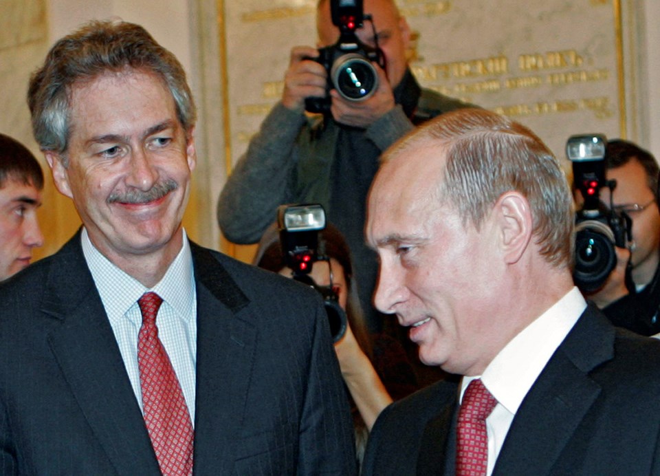 Burns, 2005-2008 yılları arasında ABD'nin Rusya Büyükelçisi olarak görev yapmıştı.