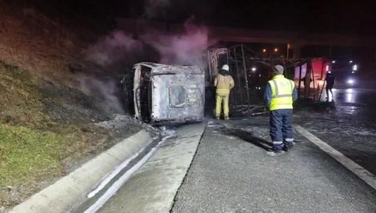 Kuzey Marmara Otoyolunda feci kaza: Kamyon şoförü yanan kamyonda hayatını kaybetti