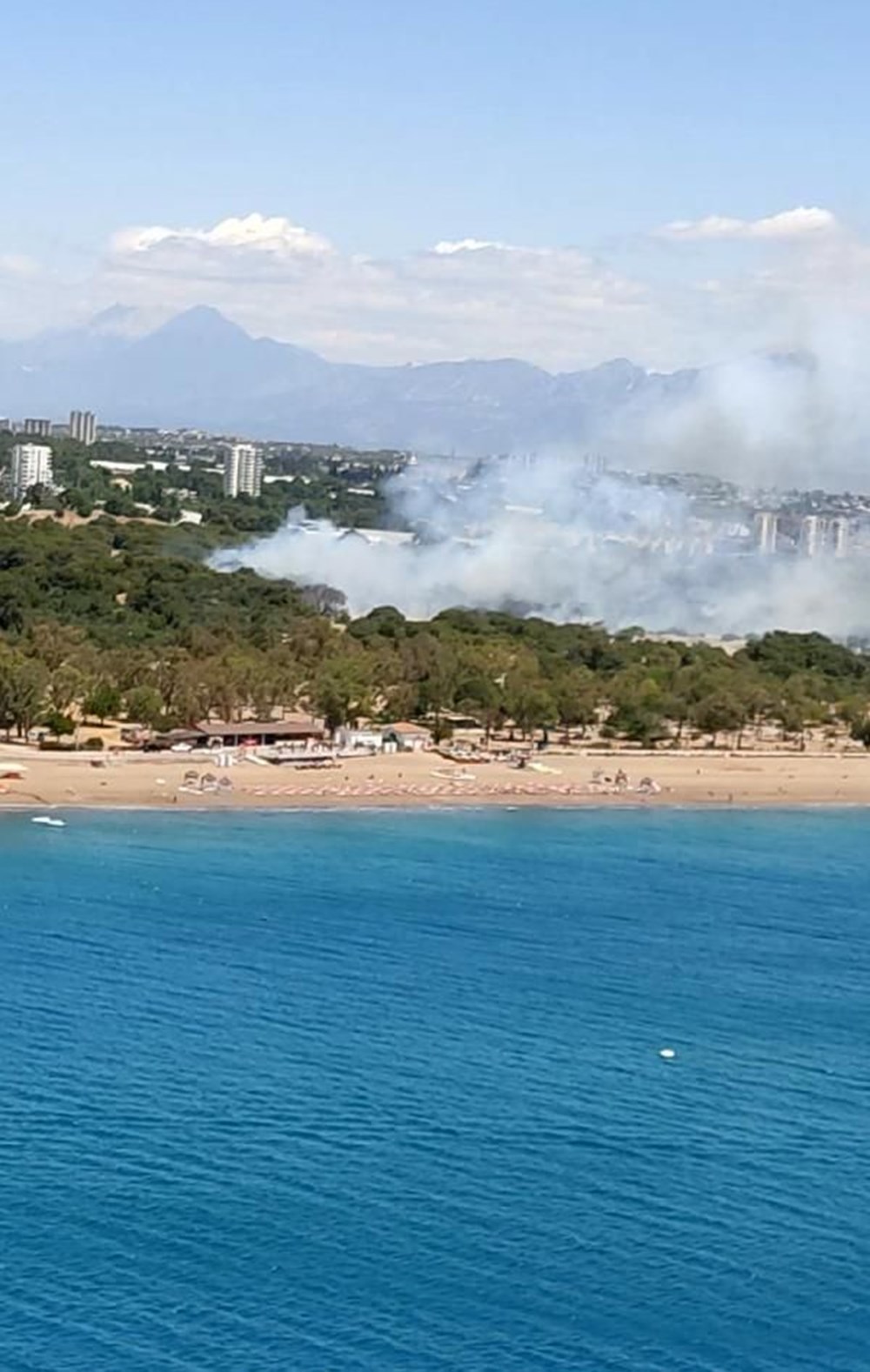 Antalya'da korkutan yangın: Kum taşıdılar - 2