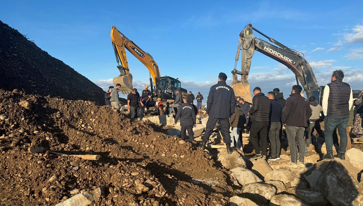 Kum ocağı inşaatında istinat duvarı çöktü: 1 ölü