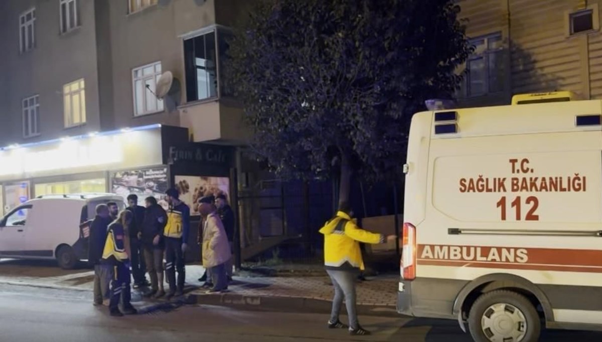 Direksiyon hakimiyetini kaybeden motosikletli kaza yaptı Direksiyon hakimiyetini kaybeden motosikletli kaza yaptı